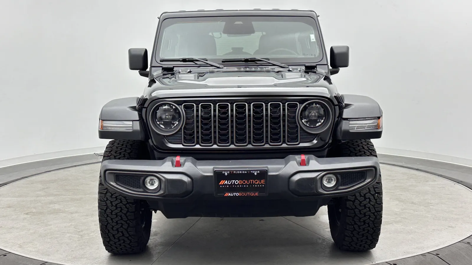 Jeep Wrangler photo 2
