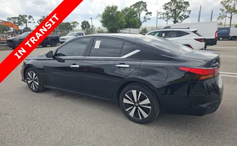 More photos of 2021 Nissan Altima 2.5 SV at Auto Boutique Florida, FL