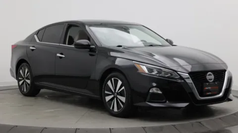 Another view of 2021 Nissan Altima 2.5 SV for sale in Jacksonville, FL at Auto Boutique Florida