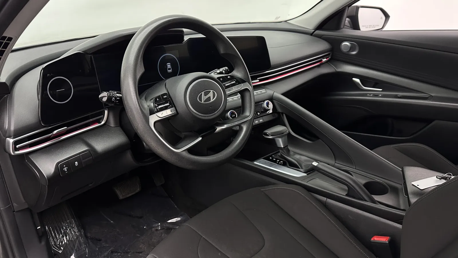 Hyundai Elantra photo 8