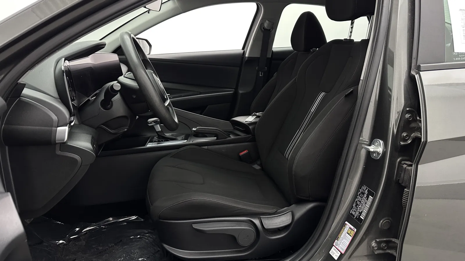 Hyundai Elantra photo 12