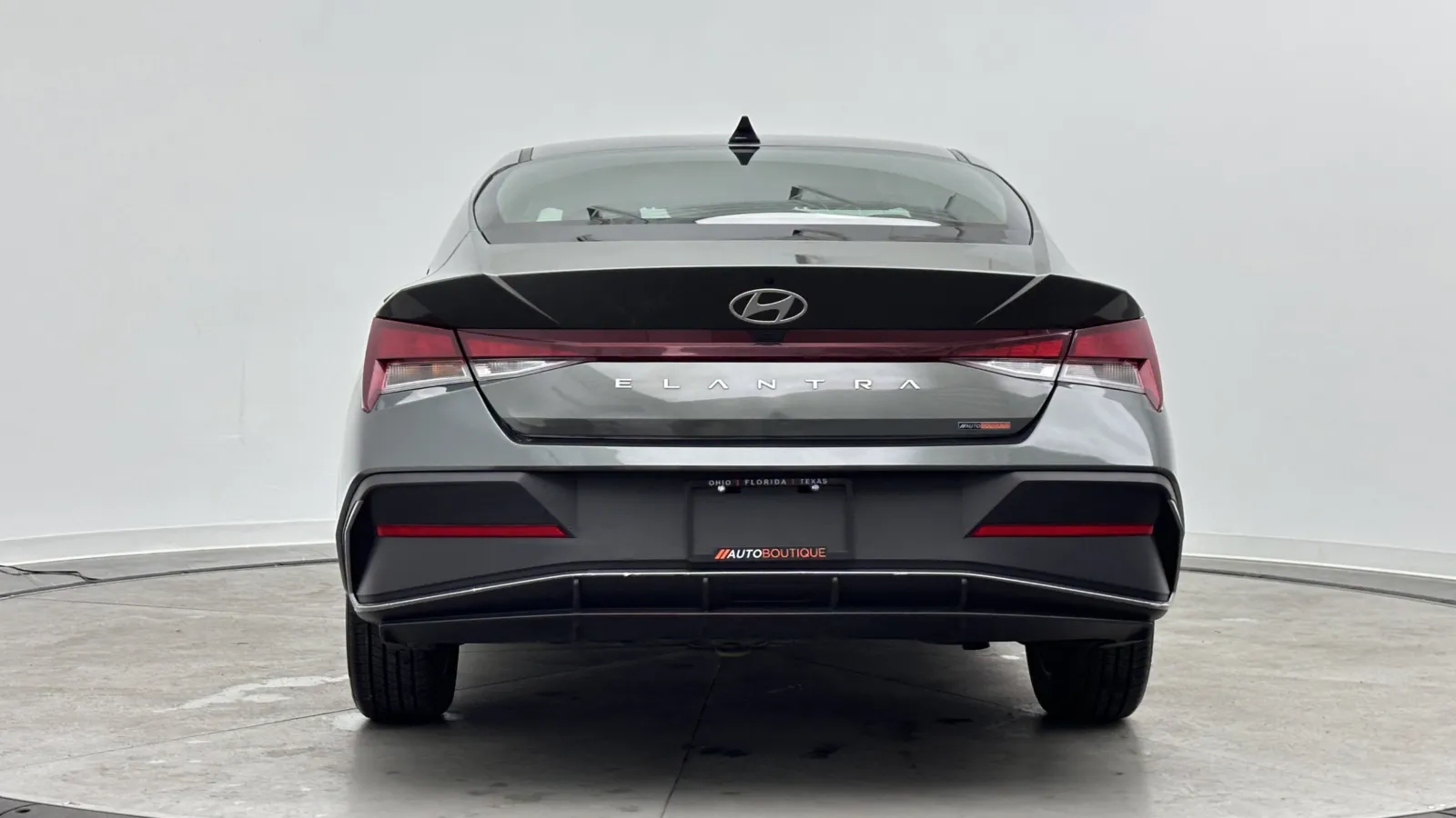 Hyundai Elantra photo 6
