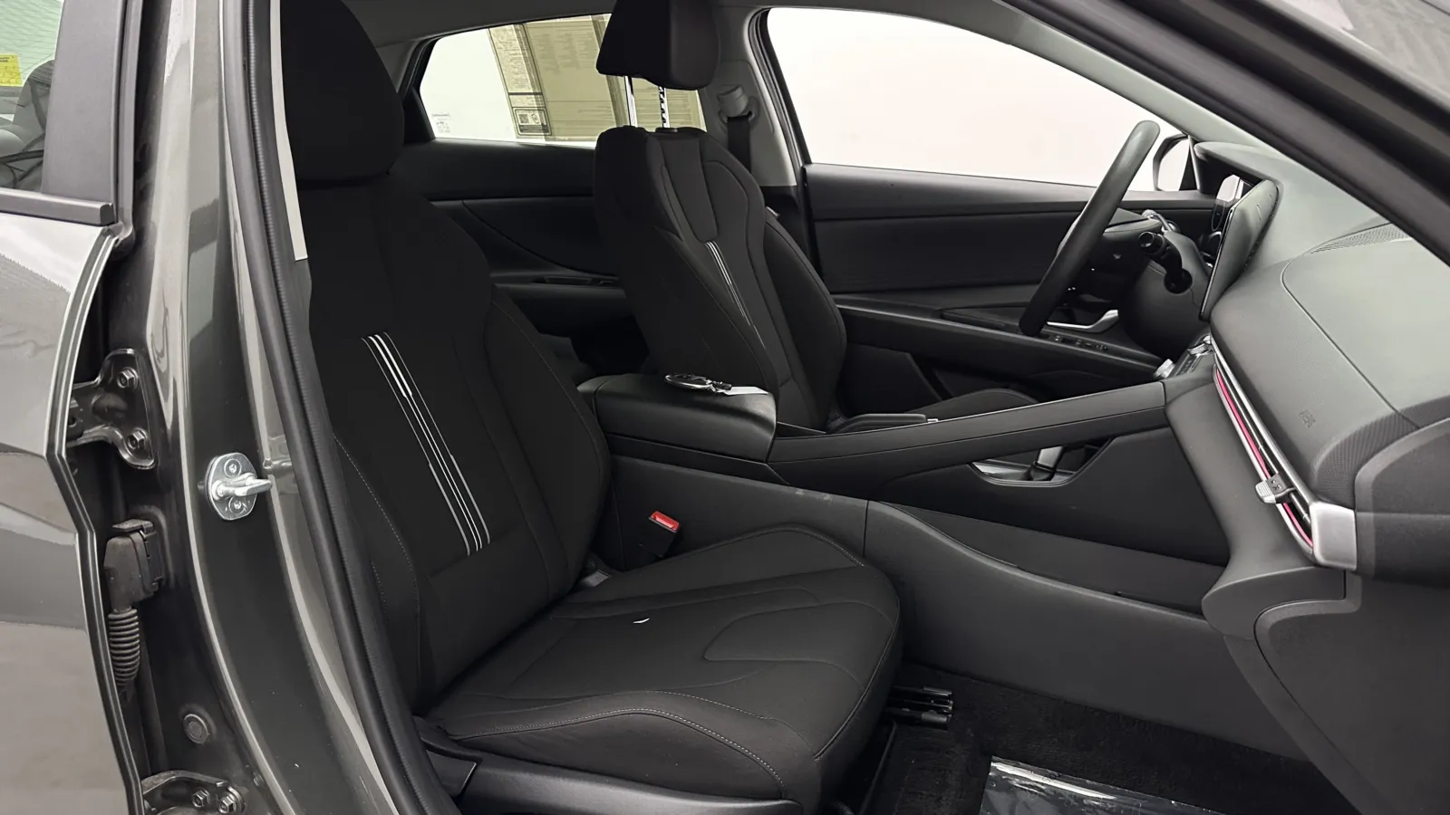 Hyundai Elantra photo 32