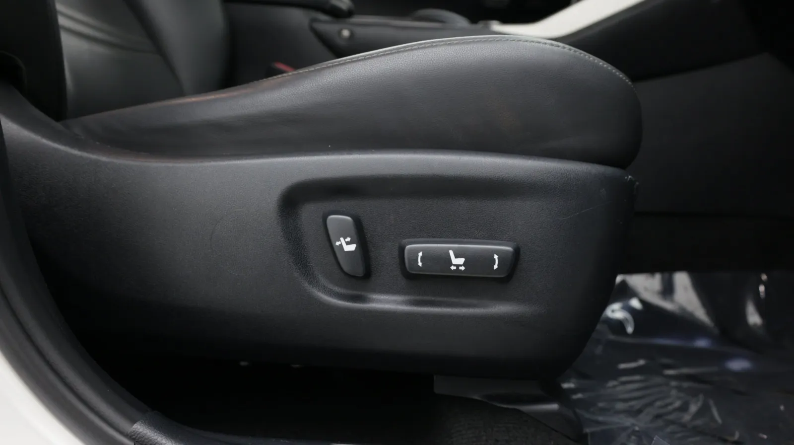 Lexus NX photo 38