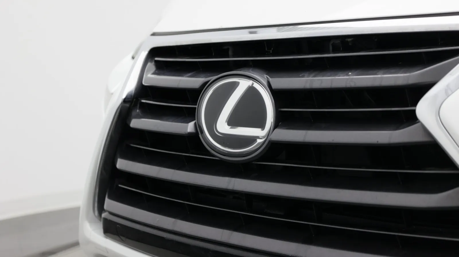 Lexus NX photo 8