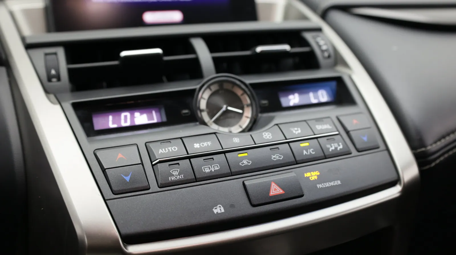 Lexus NX photo 17