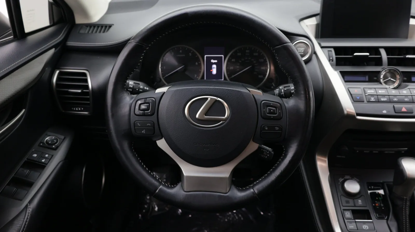 Lexus NX photo 27