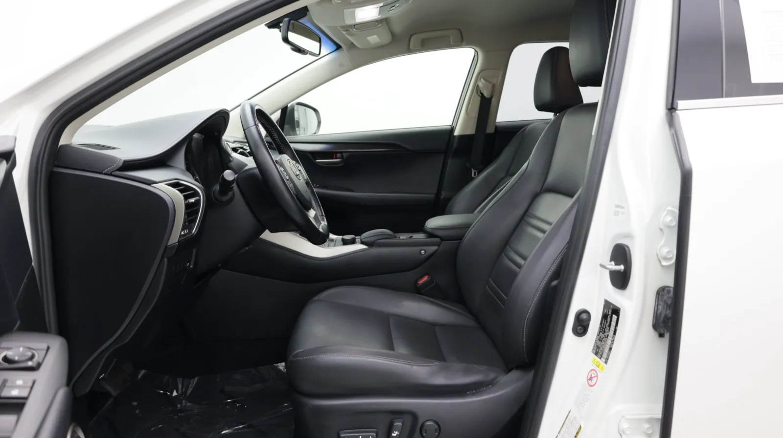 Lexus NX photo 16