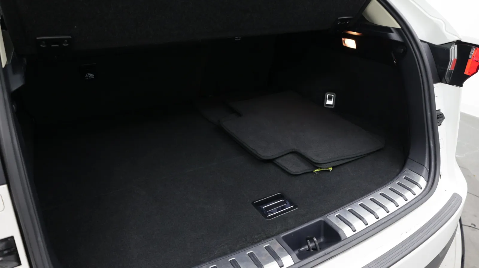 Lexus NX photo 31