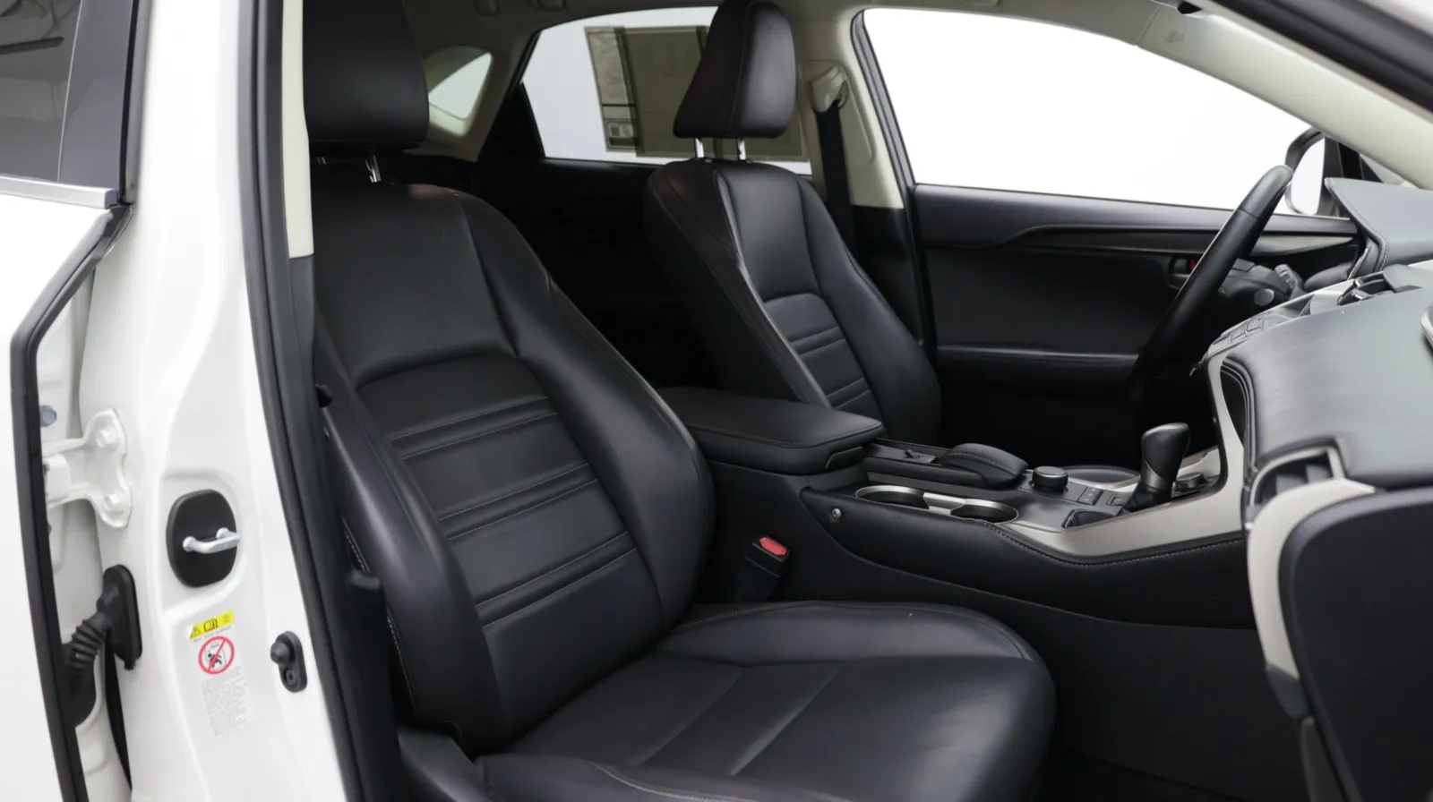 Lexus NX photo 39