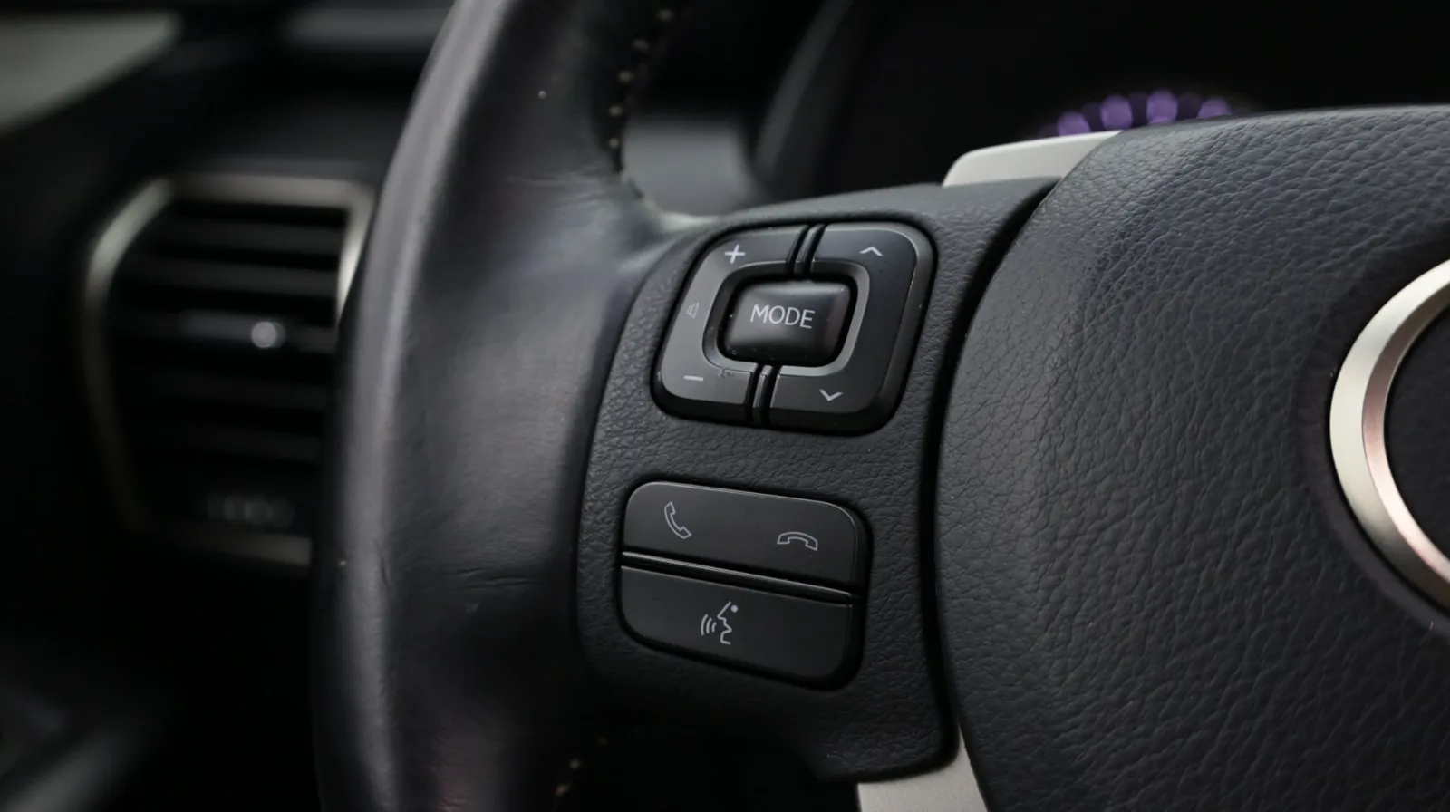 Lexus NX photo 21