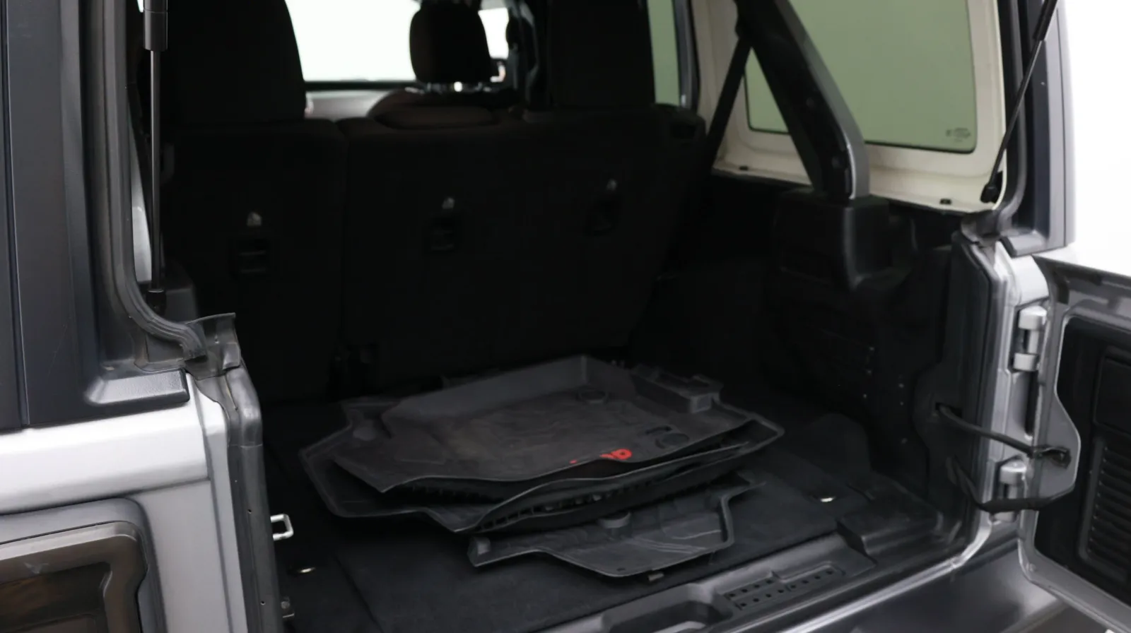 Jeep Wrangler photo 34