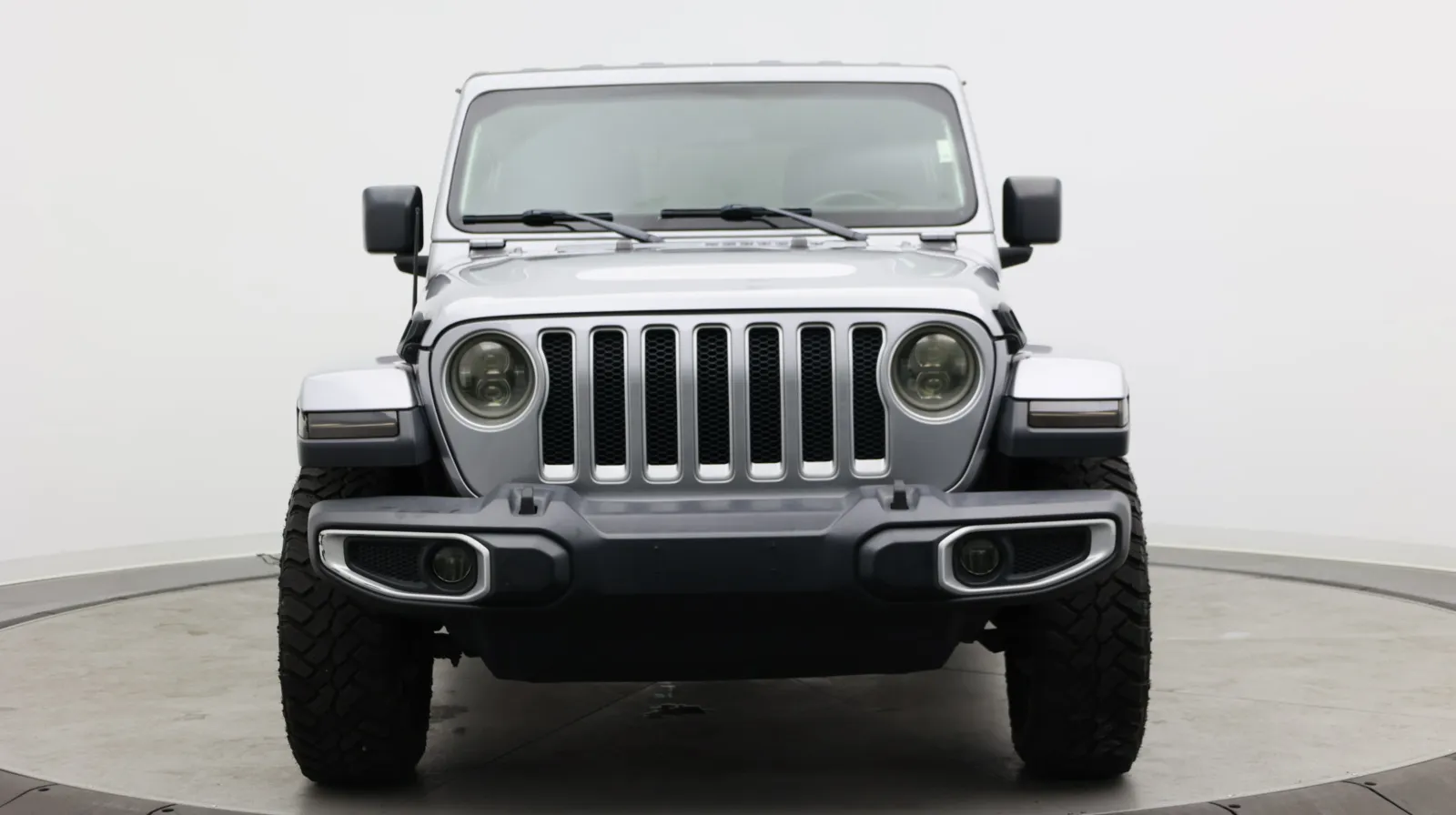 Jeep Wrangler photo 2