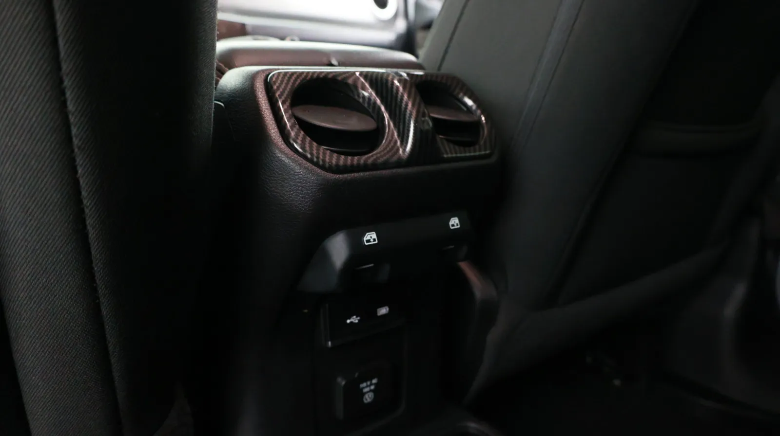 Jeep Wrangler photo 33