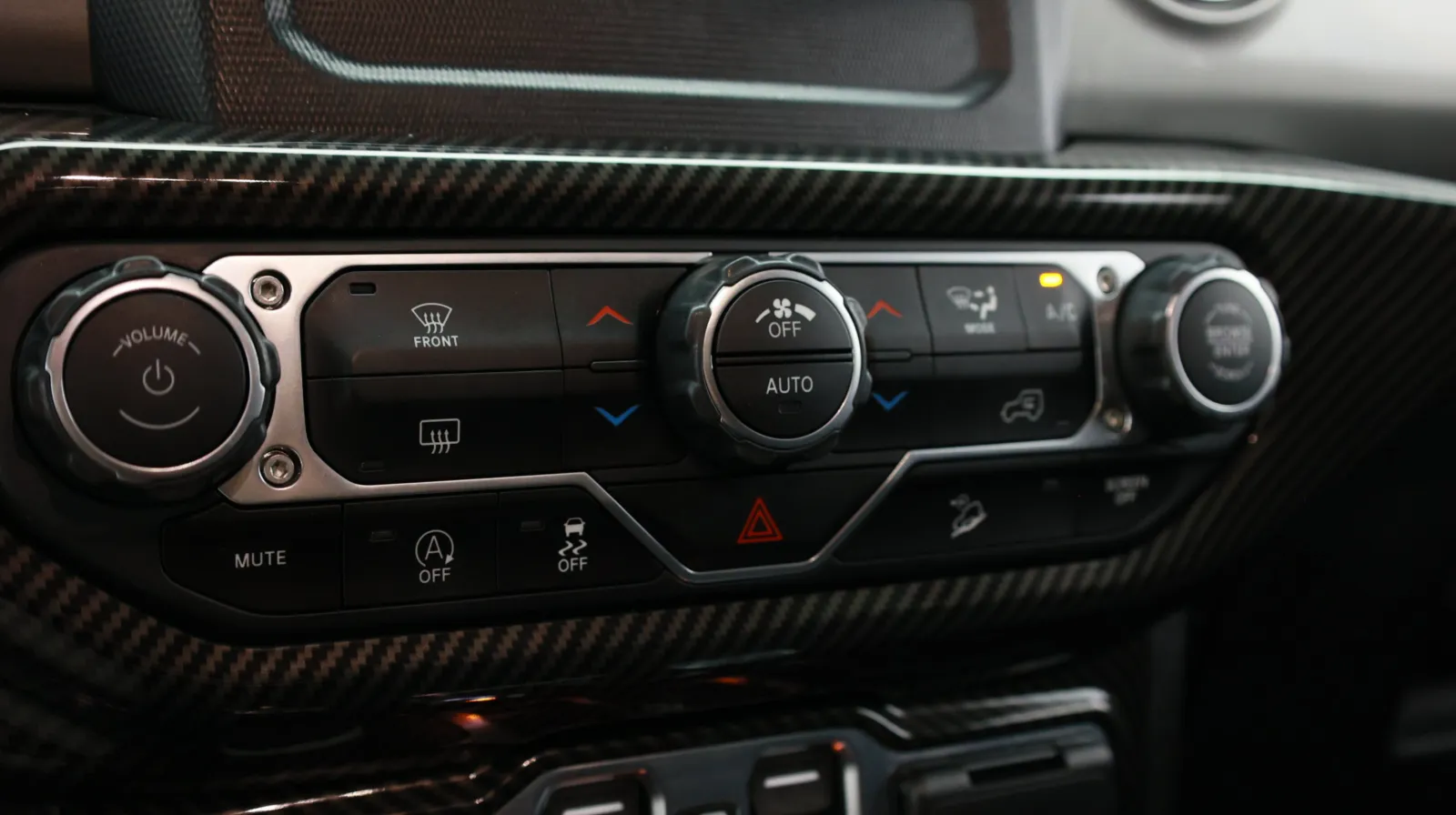 Jeep Wrangler photo 25