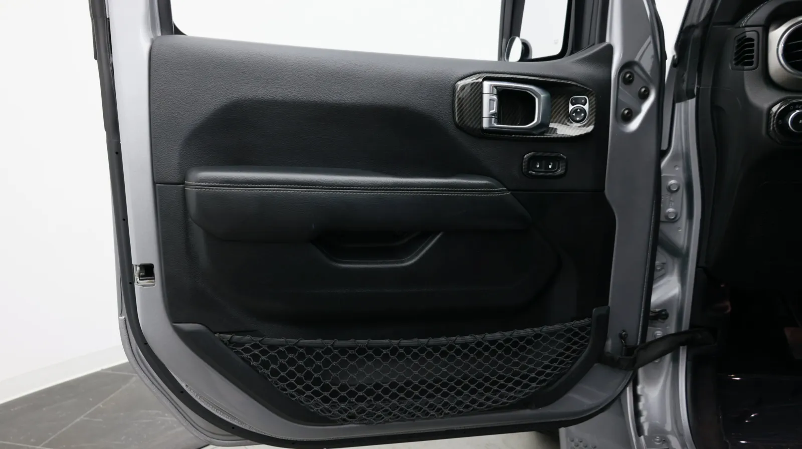 Jeep Wrangler photo 15