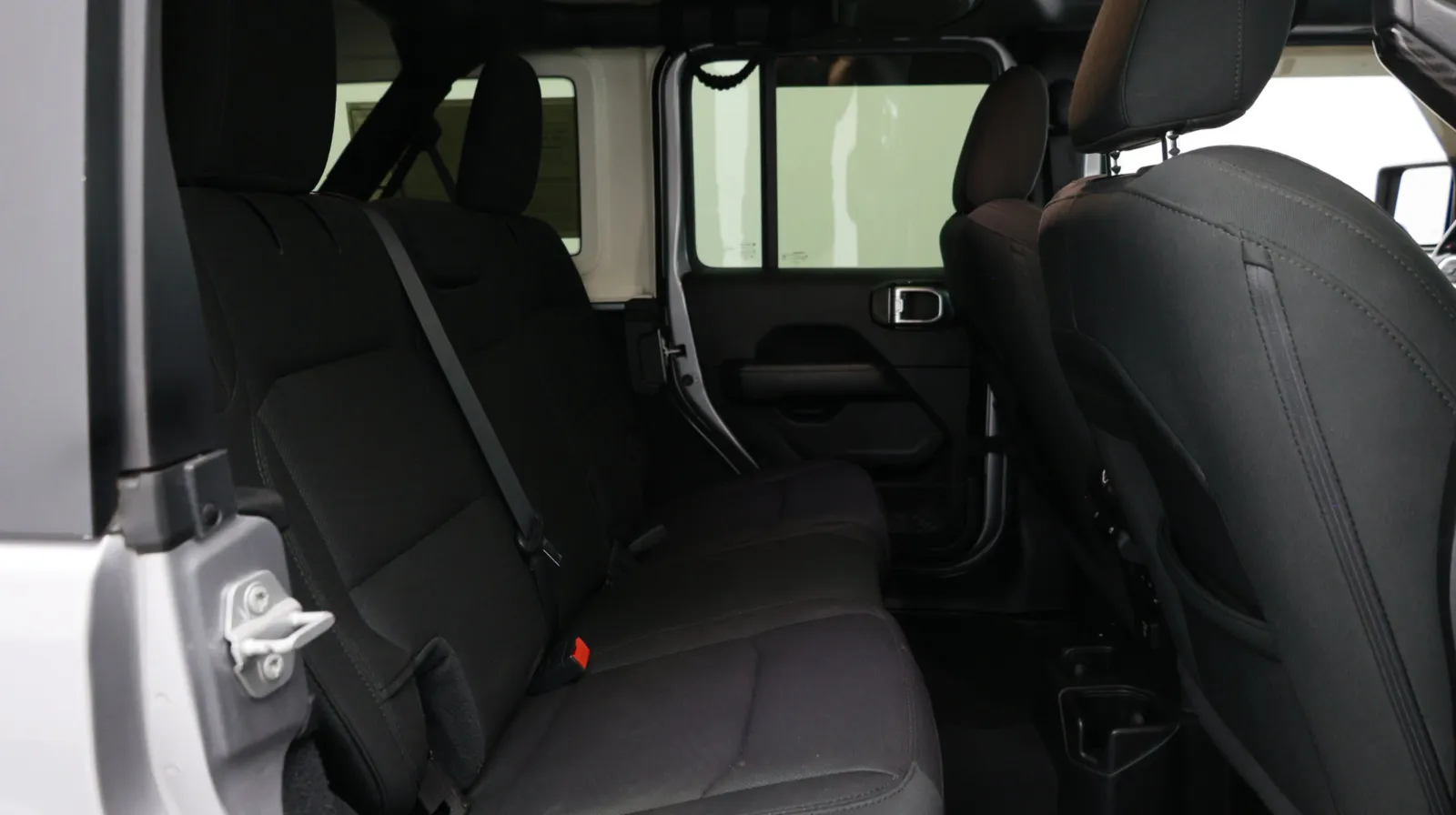 Jeep Wrangler photo 38