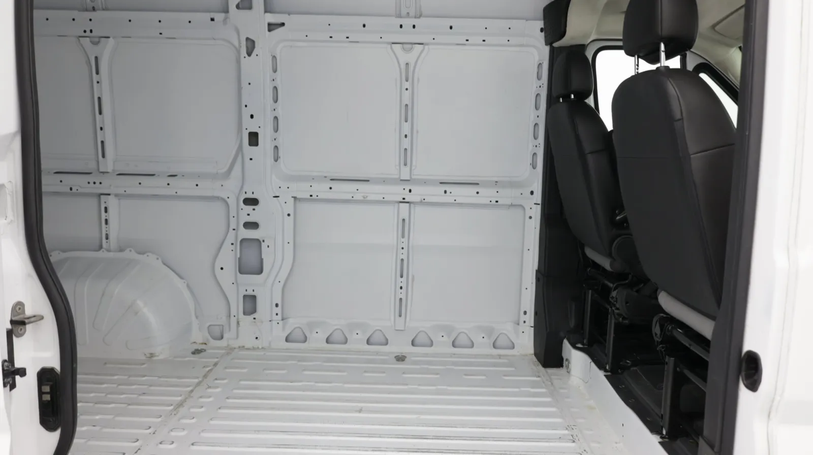Ram Cargo Van photo 30