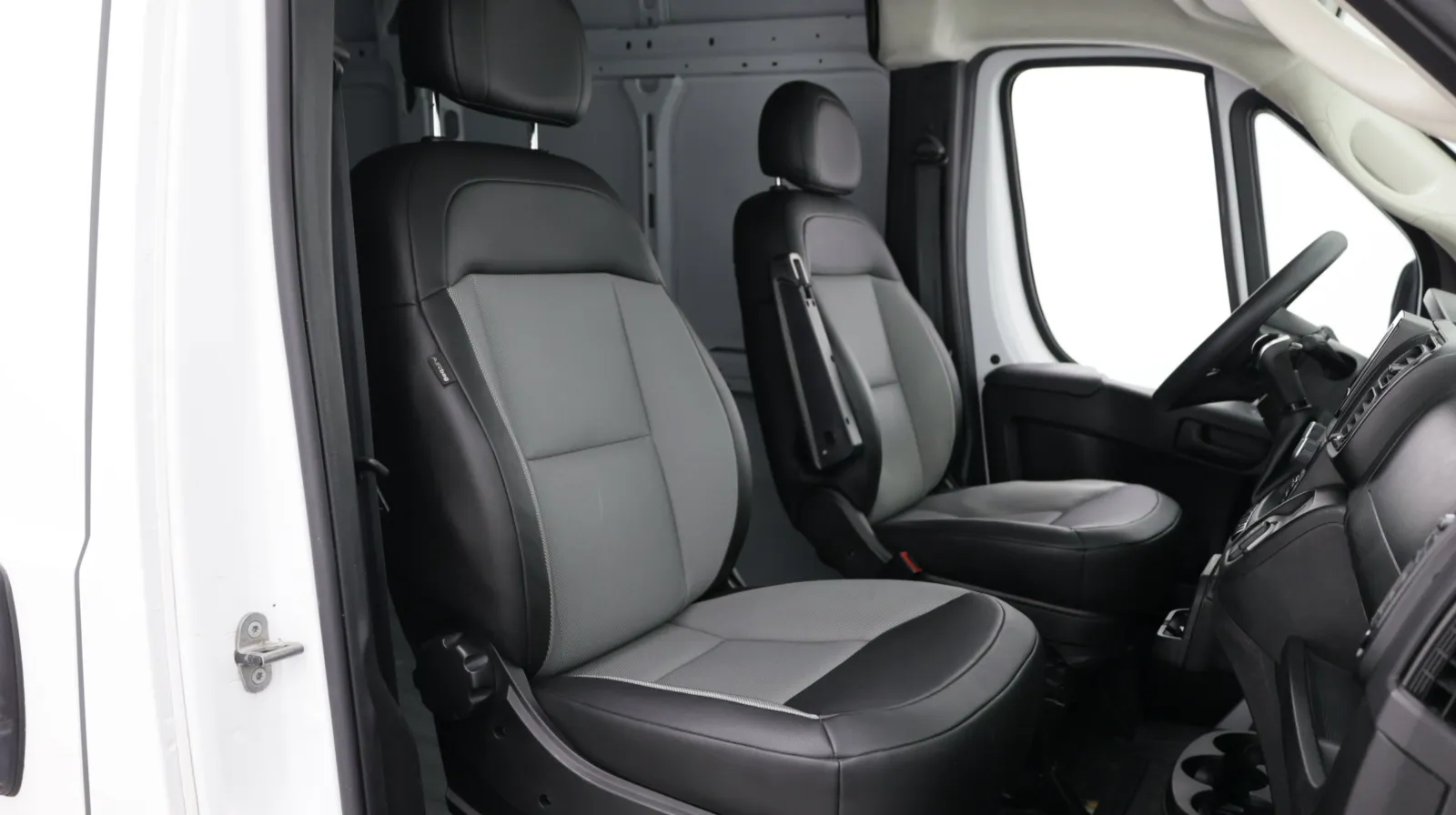 Ram Cargo Van photo 33
