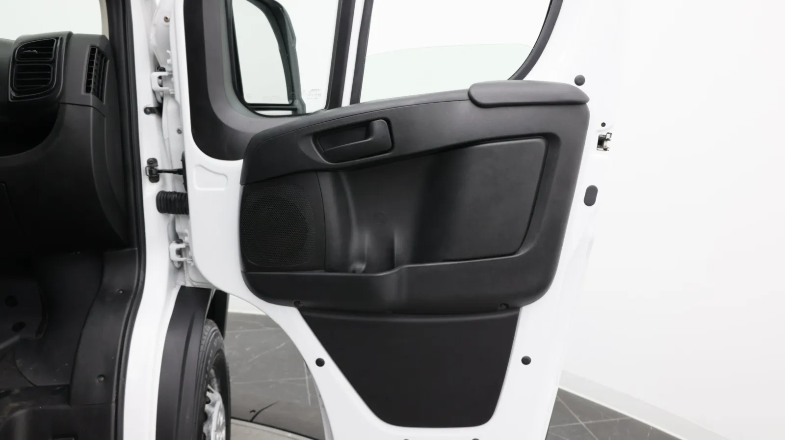 Ram Cargo Van photo 31