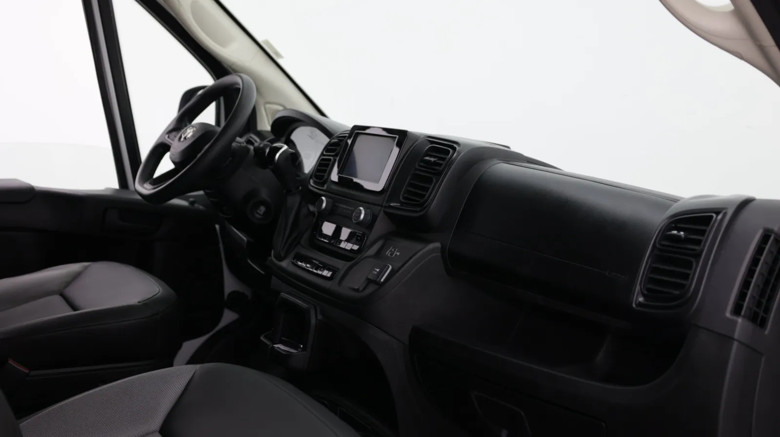 Ram Cargo Van photo 32