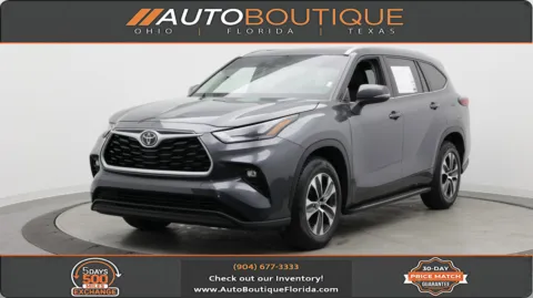 Gray 2022 Toyota Highlander XLE for sale in Jacksonville, FL