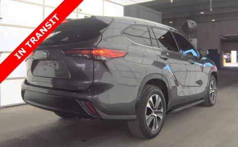 Another view of 2022 Toyota Highlander XLE for sale in Jacksonville, FL at Auto Boutique Florida