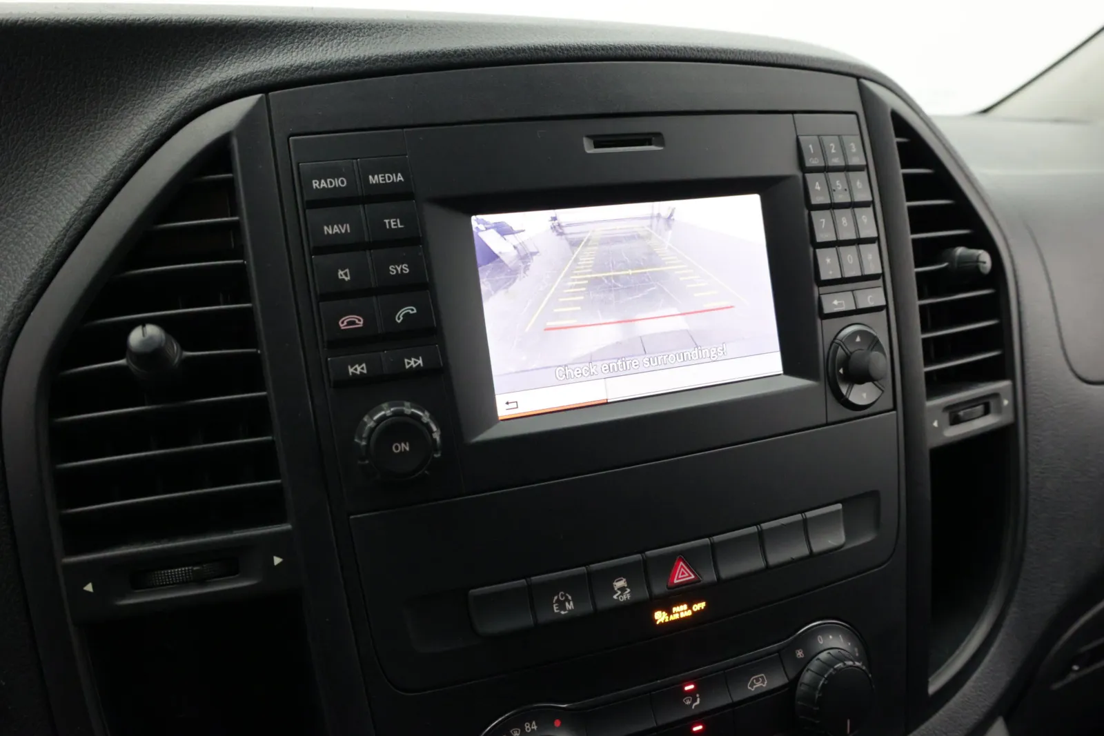 Mercedes-Benz Metris photo 14