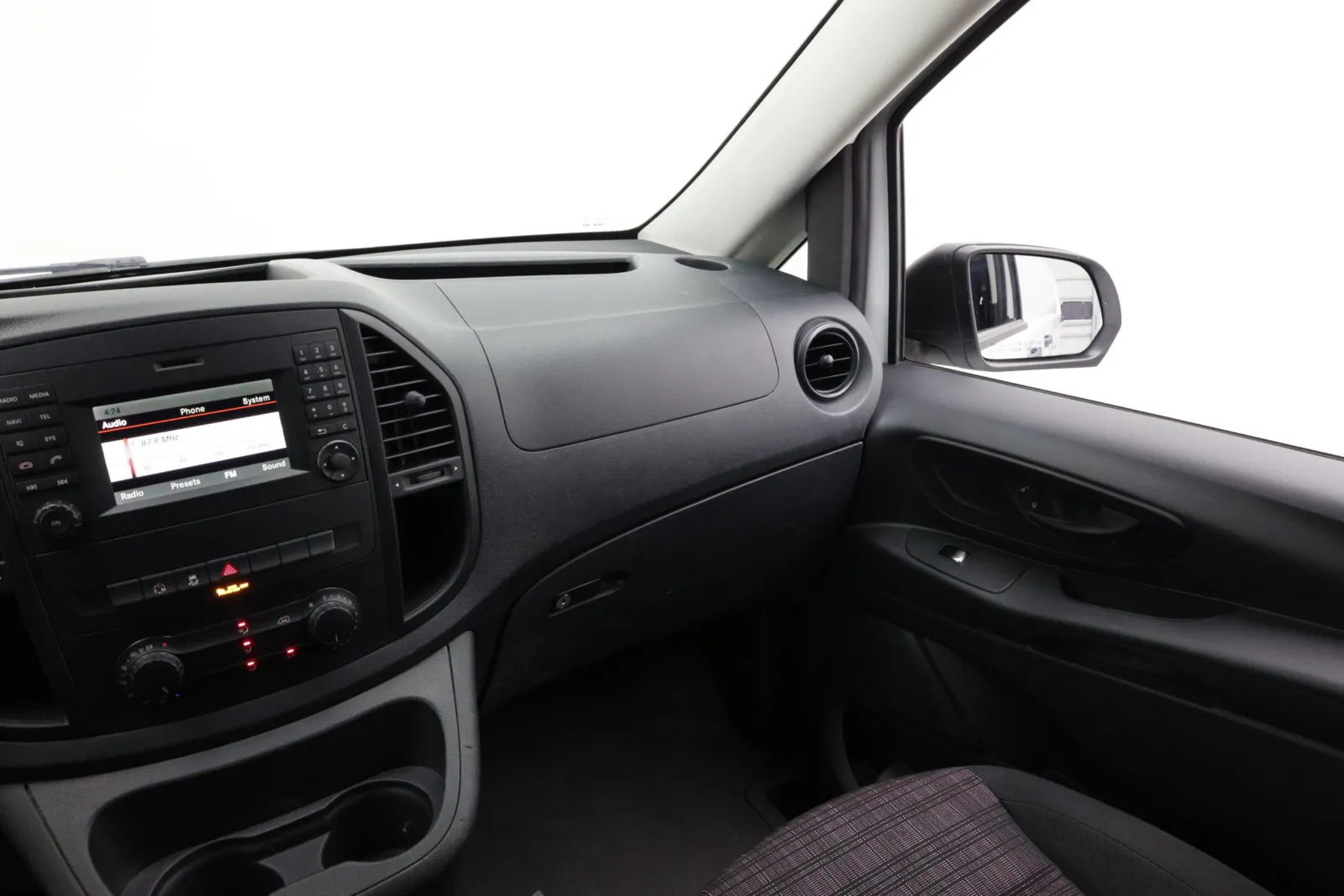 Mercedes-Benz Metris photo 21