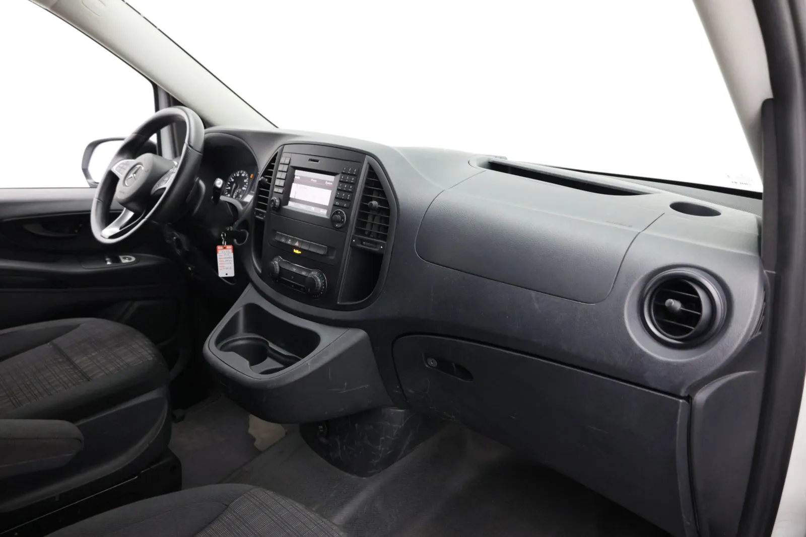 Mercedes-Benz Metris photo 24