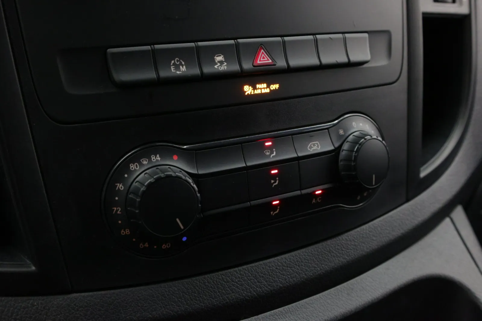 Mercedes-Benz Metris photo 13