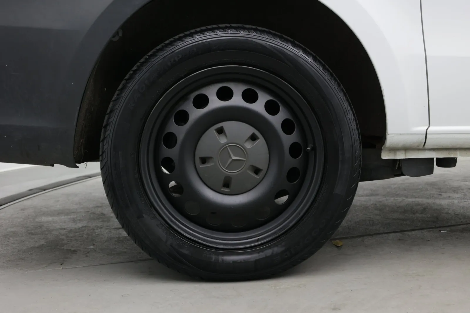 Mercedes-Benz Metris photo 8