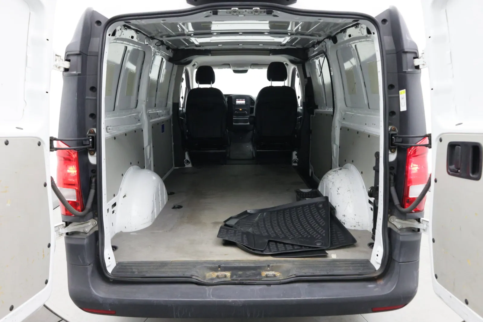 Mercedes-Benz Metris photo 22