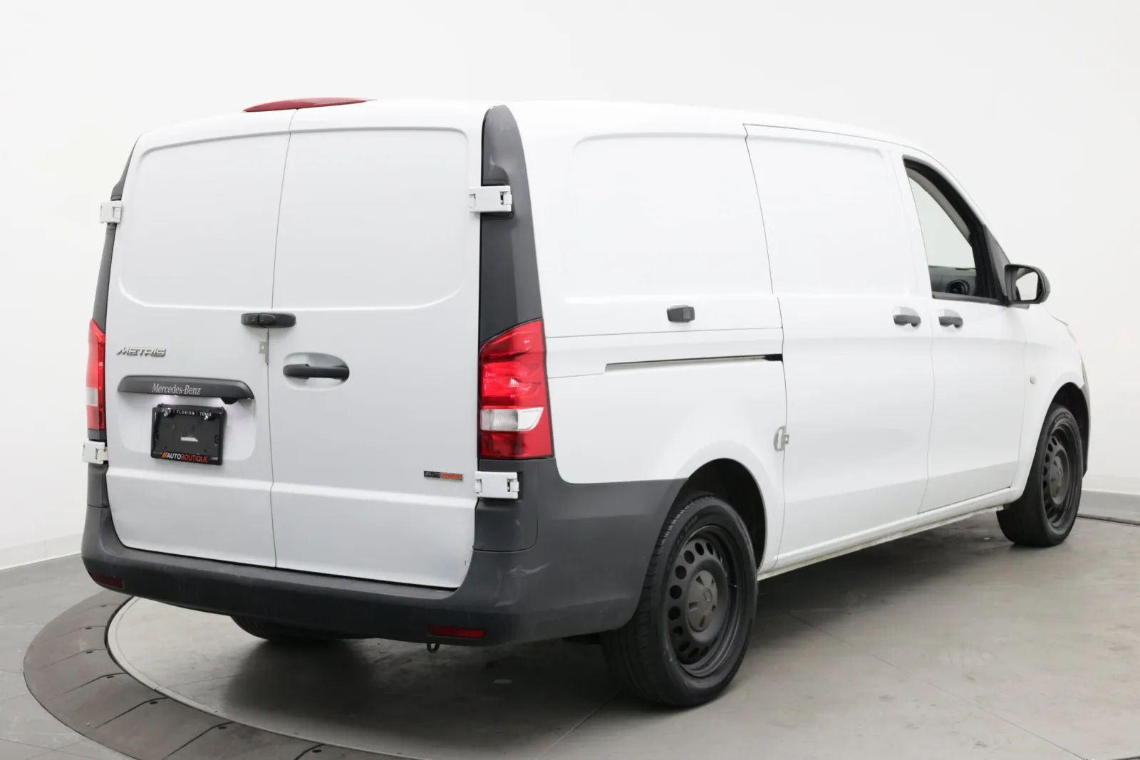 Mercedes-Benz Metris photo 7
