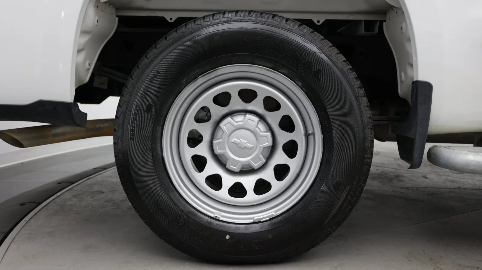 Chevrolet Silverado photo 5