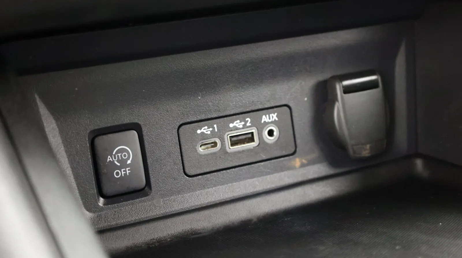 Nissan Sentra photo 24