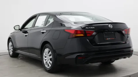 More photos of 2022 Nissan Altima 2.5 S at Auto Boutique Florida, FL
