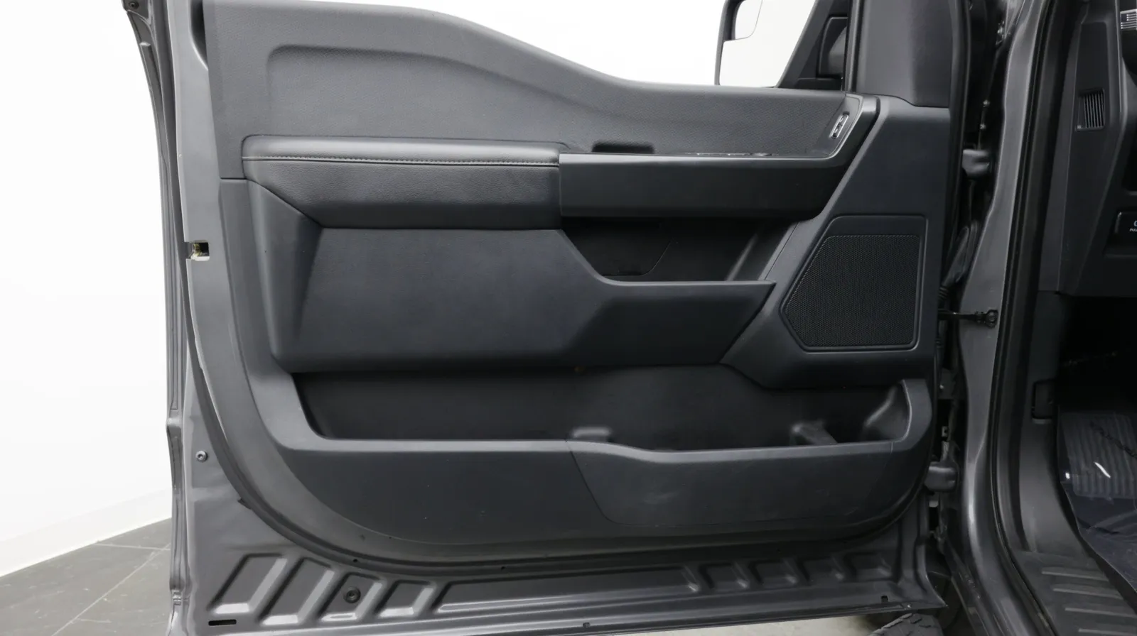 Ford F-150 photo 17