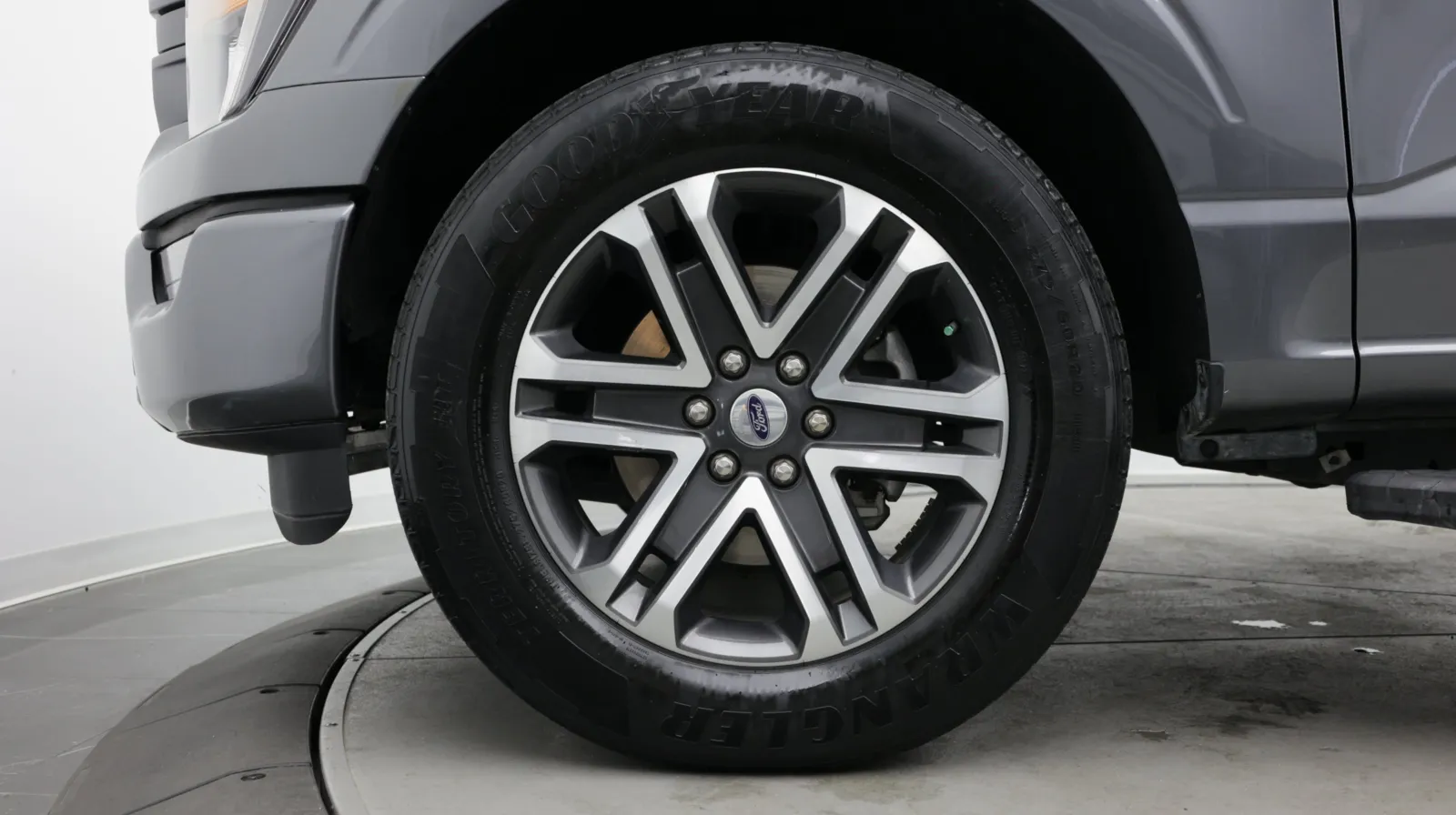 Ford F-150 photo 12