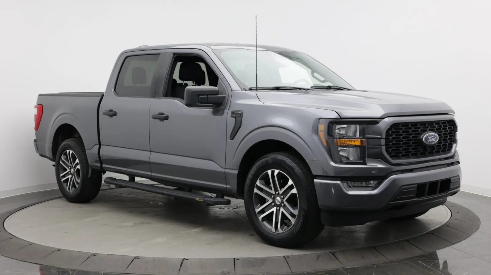 Ford F-150 photo 3