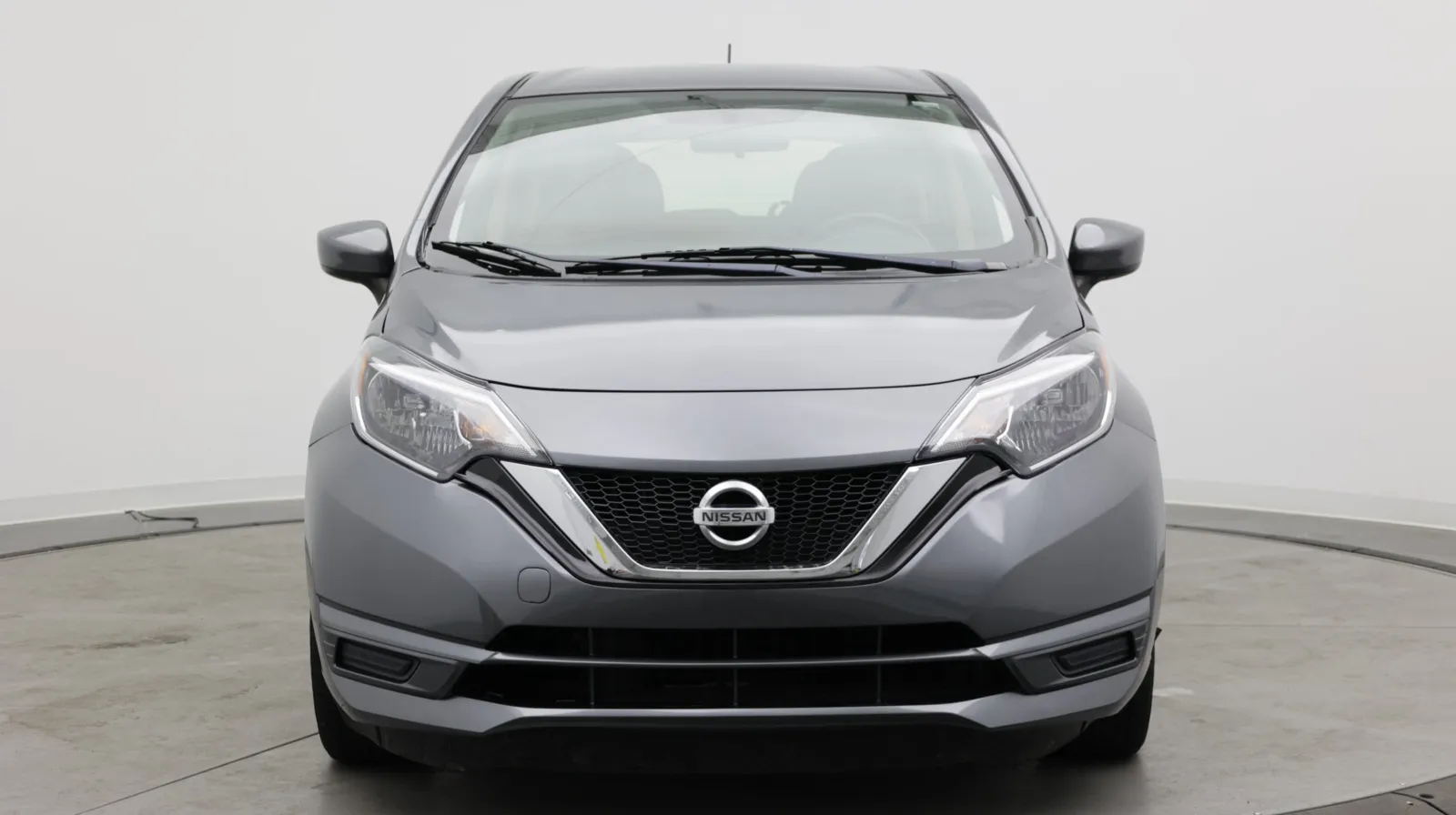 Nissan Versa Note photo 2