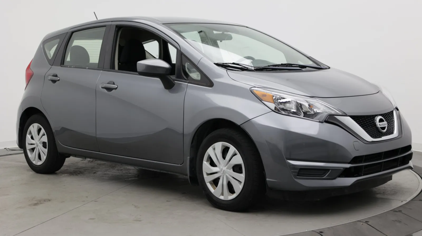 Nissan Versa Note photo 3