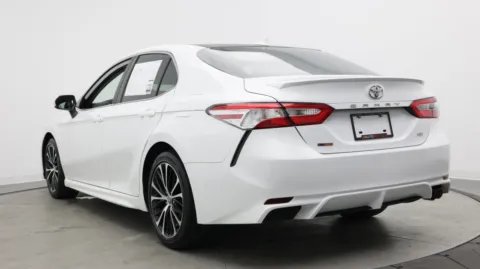 More photos of 2020 Toyota Camry SE at Auto Boutique Florida, FL