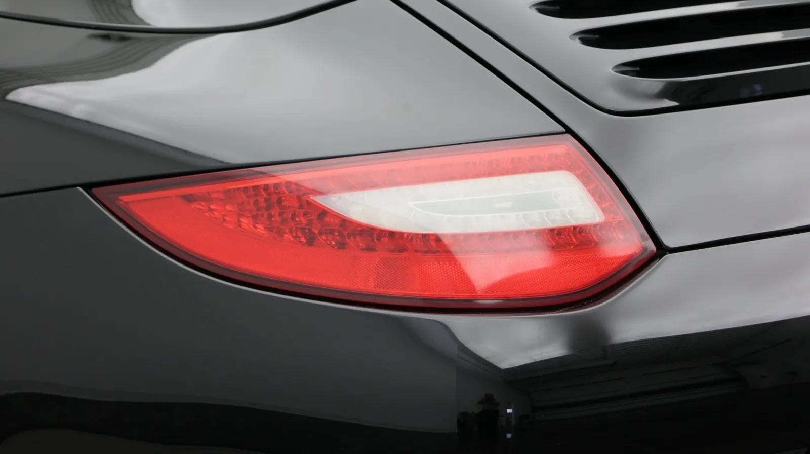Porsche 911 photo 16
