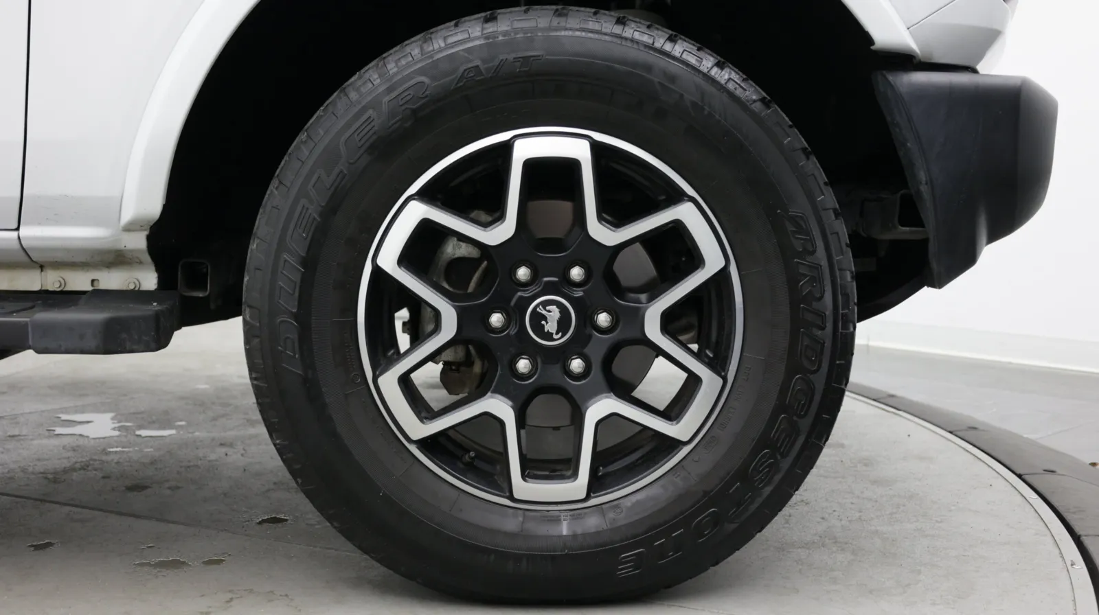 Ford Bronco photo 11