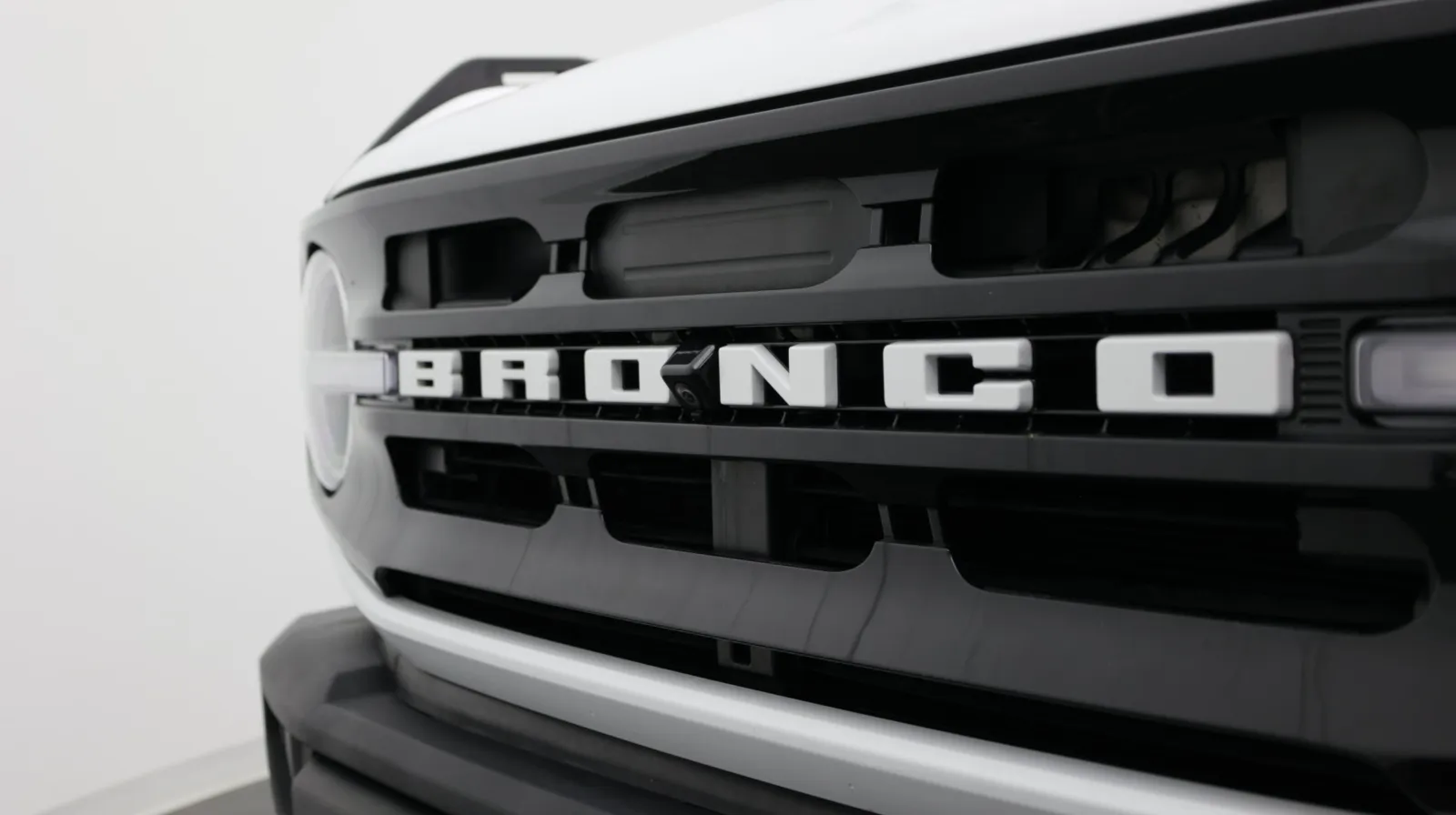 Ford Bronco photo 12