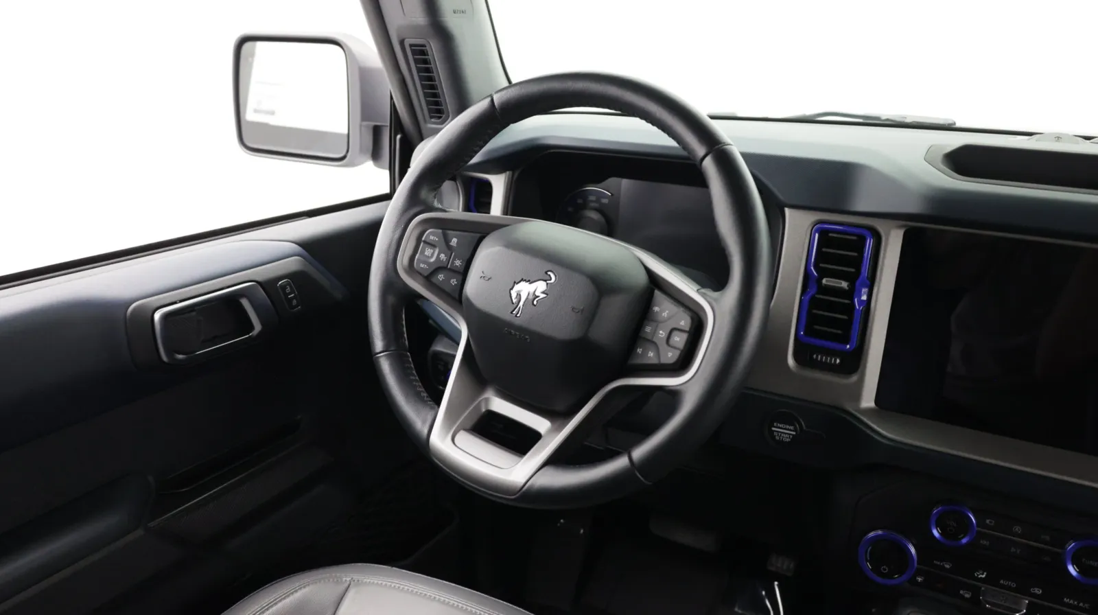 Ford Bronco photo 40