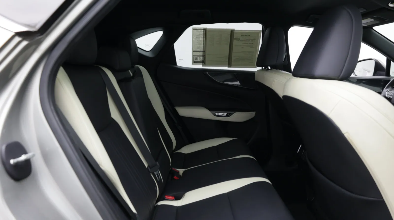 Lexus NX photo 35