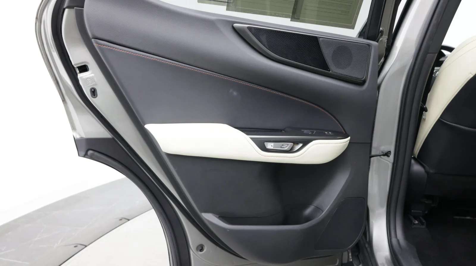Lexus NX photo 27