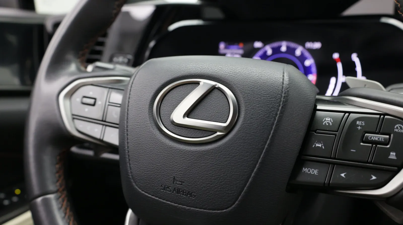 Lexus NX photo 24